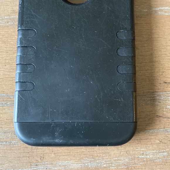 Black XR iPhone case - Picture 4 of 10